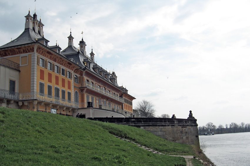 Schloss Pillnitz by Martin Planitzer