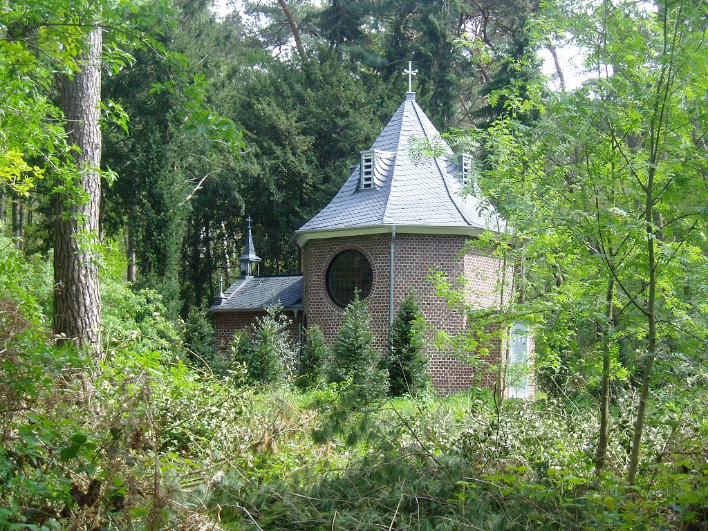 Klein aber fein, das "Birgelener Pützchen" im Marienmonat Mai 2012 by Heinz Gansweidt