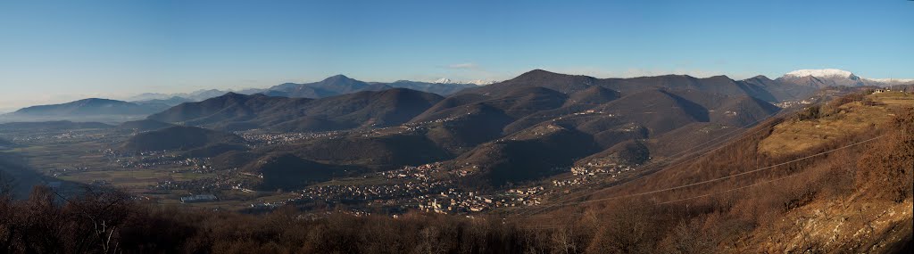 Guardando la franciacorta da (Barche) Brione by ginbo