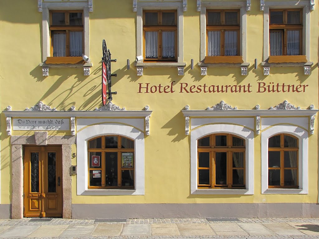 Schneeberg - Hotel und Restaurant Büttner, seit 1879 (Teilansicht) by Rudolf Henkel