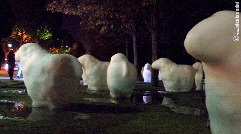 Paris • Avenue des Champs Elysées • Nuit Blanche 2007 by nicolas adet