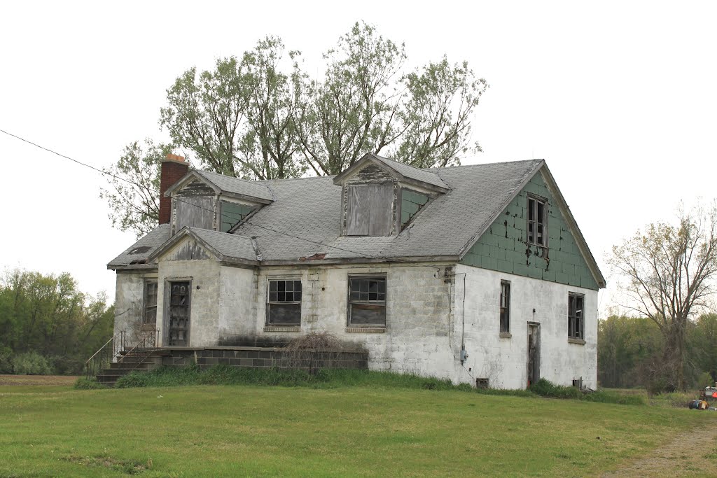 Dilapidated House, 14086 Oakville-Waltz Road, Huron Township , Michigan by Dwight Burdette