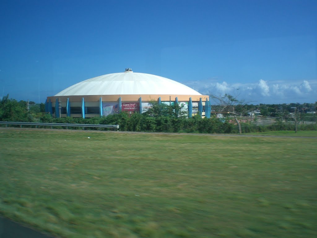 Coliseo "Petaca" by Sammy Agosto