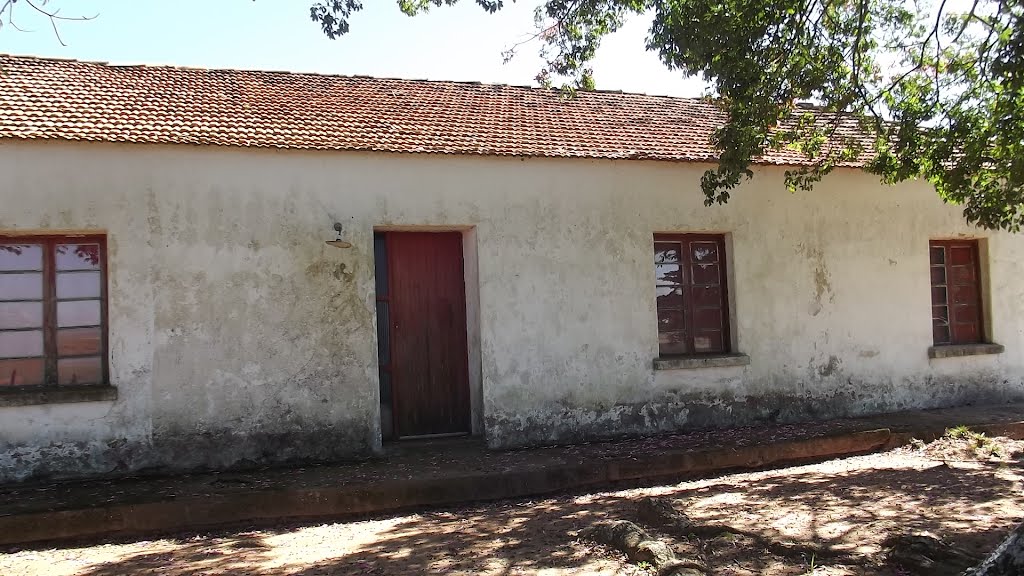 Antiga fazenda de Rafael Pinto Bandeira, Capão do Leão, RS by Ubirajara Cruz