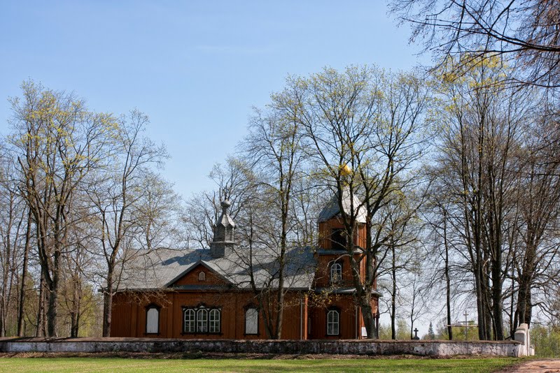 Orthodox church in Babiki by Piotr Statkiewicz