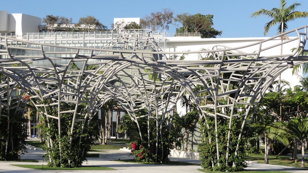 Towers for garden plants by MARCELO S F