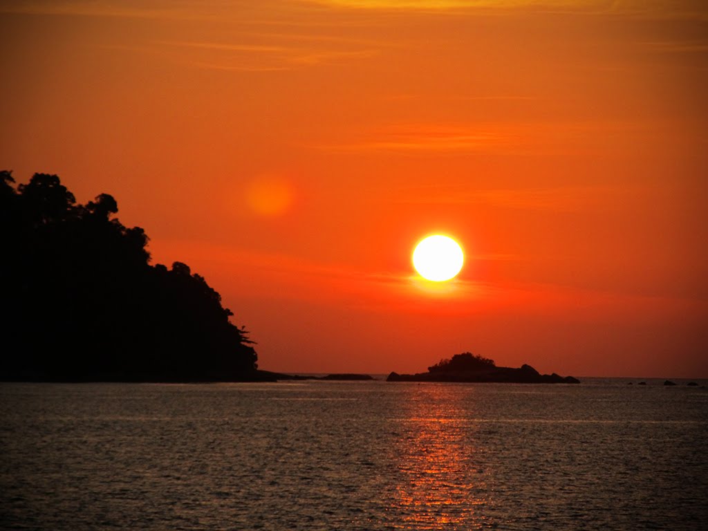 Sunset in Pangkor by WiLL C