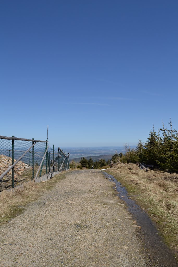 Keletre a Stóg Izerskiről / Facing to east from Stóg Izerski - 2012.04 by ehog.hu