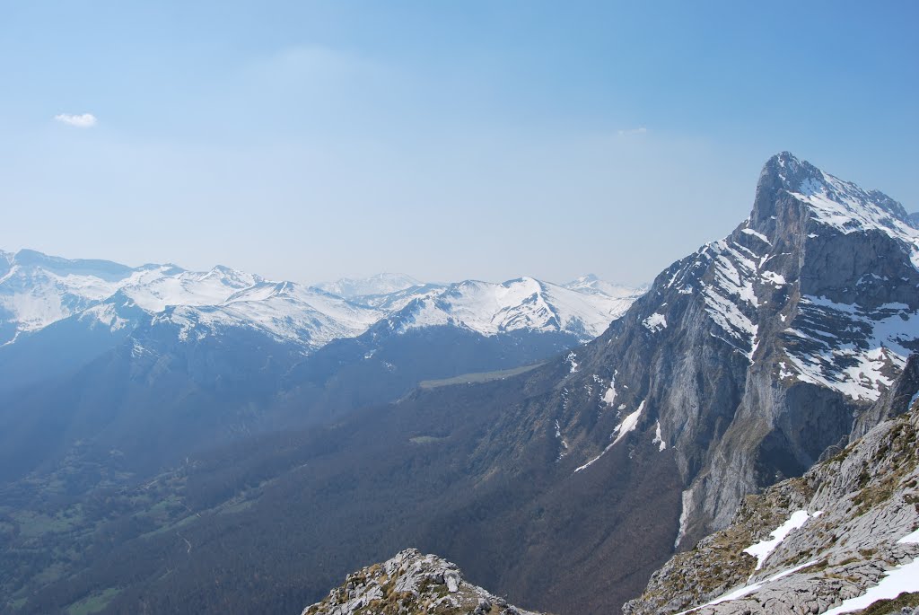 Los Picos de Europa, España by Félix Martín