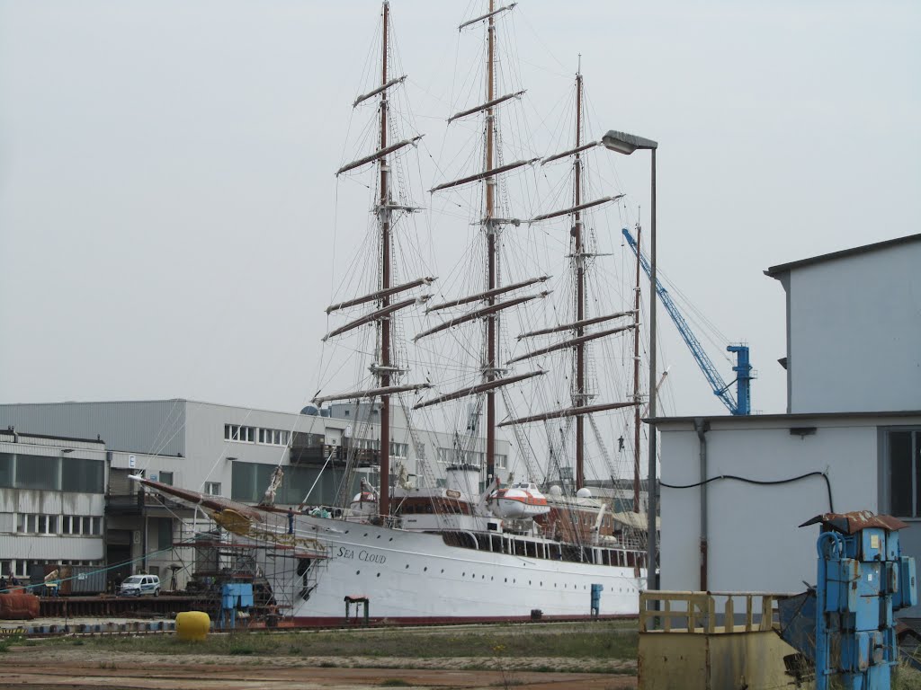 Sea Cloud im Dock by KHSCH