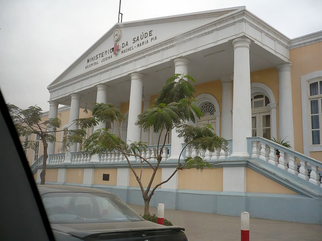 Hospital de Luanda by jmarcelosouza