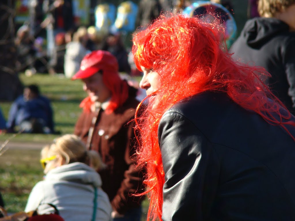 Vappu Picnic, Kaivopuisto Park, Helsinki, 1 May 2010 by PlamenB