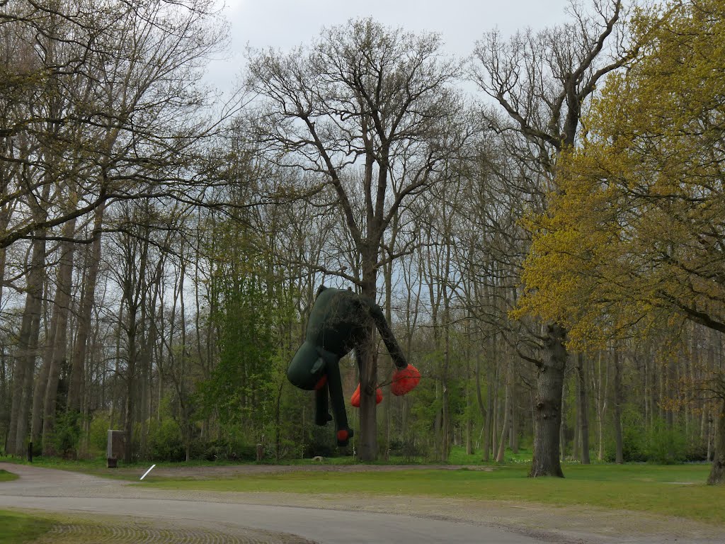 Art exhibition at Keukenhof Castle, Holland by averonica