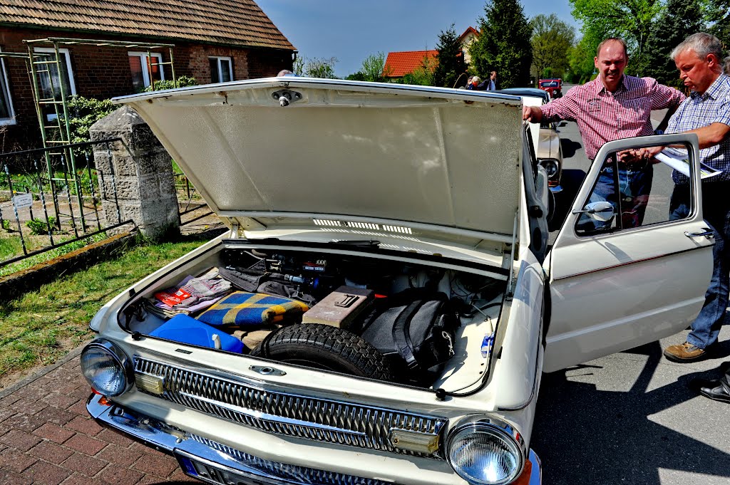 Saporoshez-Oldtimer-Treffen an der Rastower Dunkelkammer am 01.05.2012 by CHARMING PICTURES - …