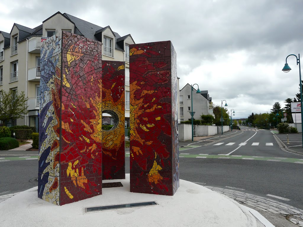 Montlouis-sur-Loire, oeuvre en céramique sur le rond-point by tofil44