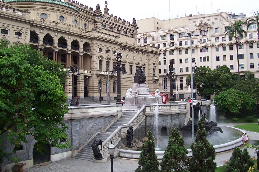 Sao Paulo - Praca Ramos de Azevedo by Daniel Roig