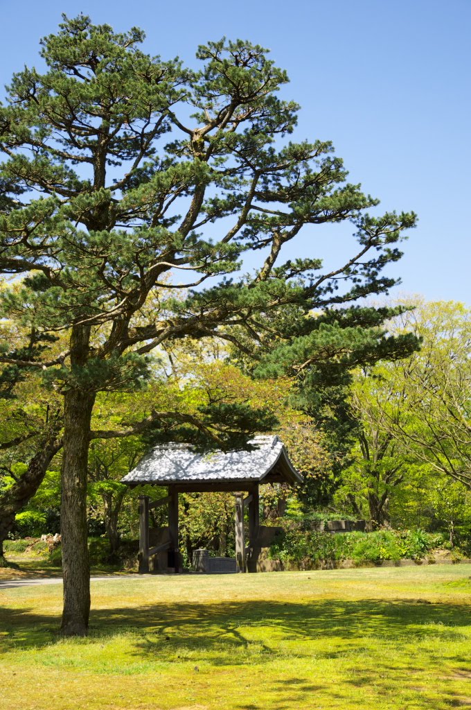 金沢城公園 切手門 Kittemon Gate, Kanazawa Castle Park 2012.4 by Tsuneo Hase