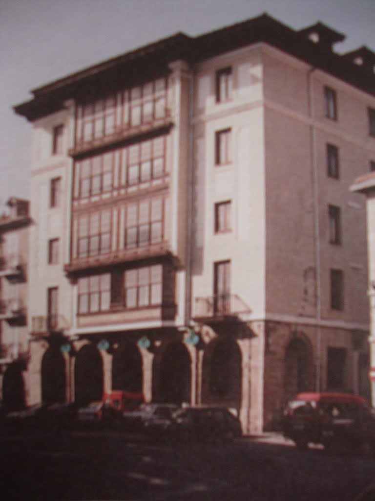 Casa de vecindad, calle mayor 23, año 1995 by David M.A.