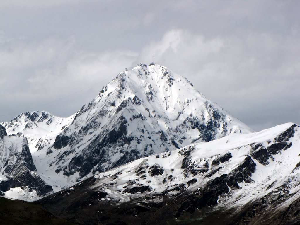 65240 Aspin-Aure, France by lagouz31