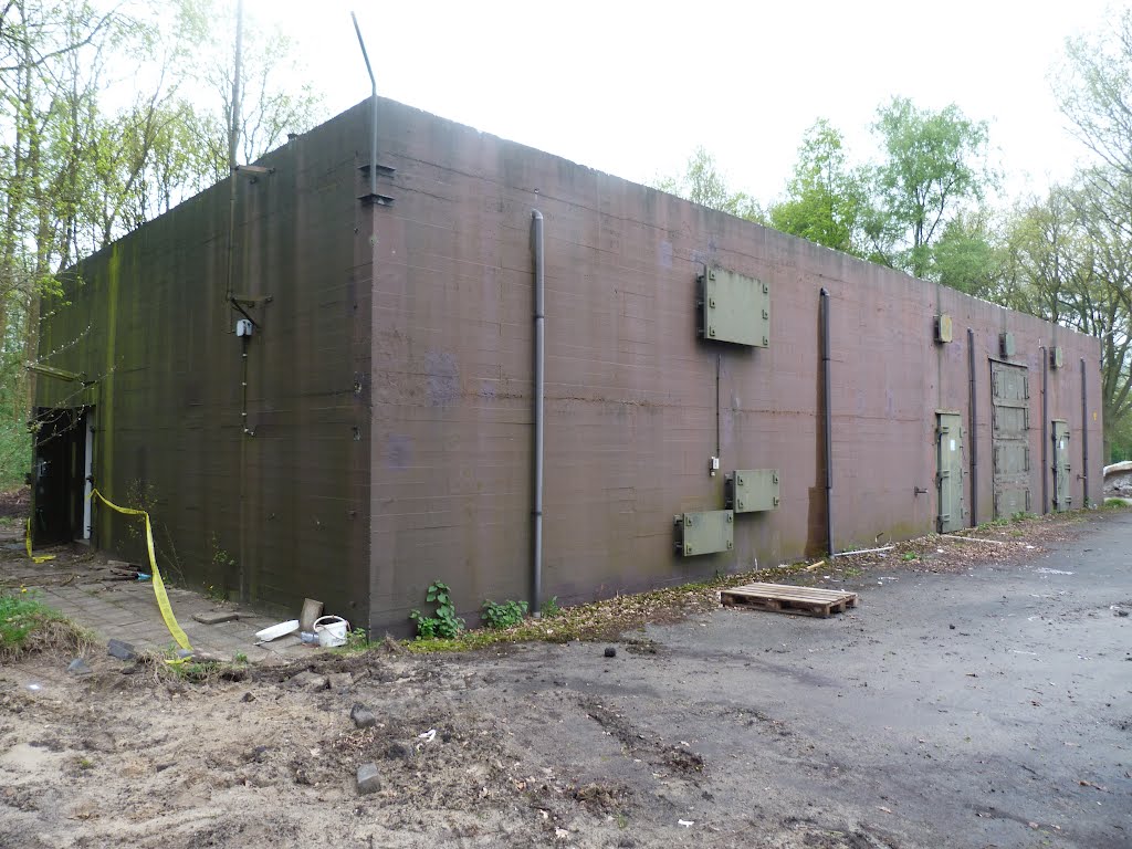 Removing former army oil depot from DEFENCE PIPELINE organization 04-2012 -bunker "B"pumping station by stevenvanValen+hannekeRolloos