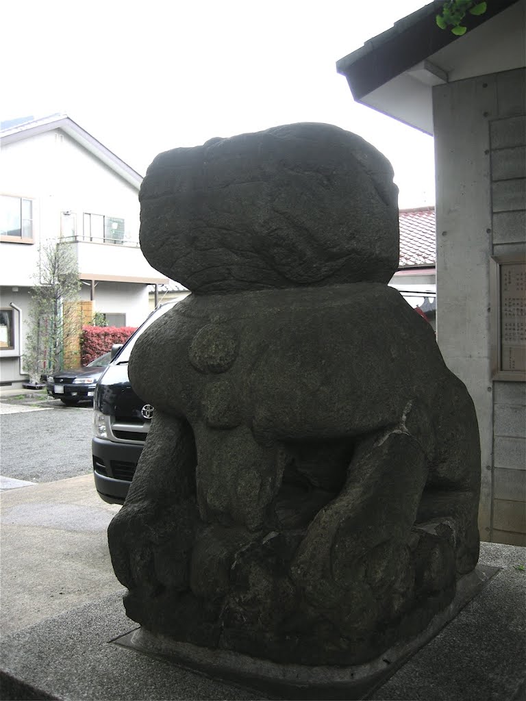 穏田神社・狛犬 (Onden shrine, guardian dog) by yossy