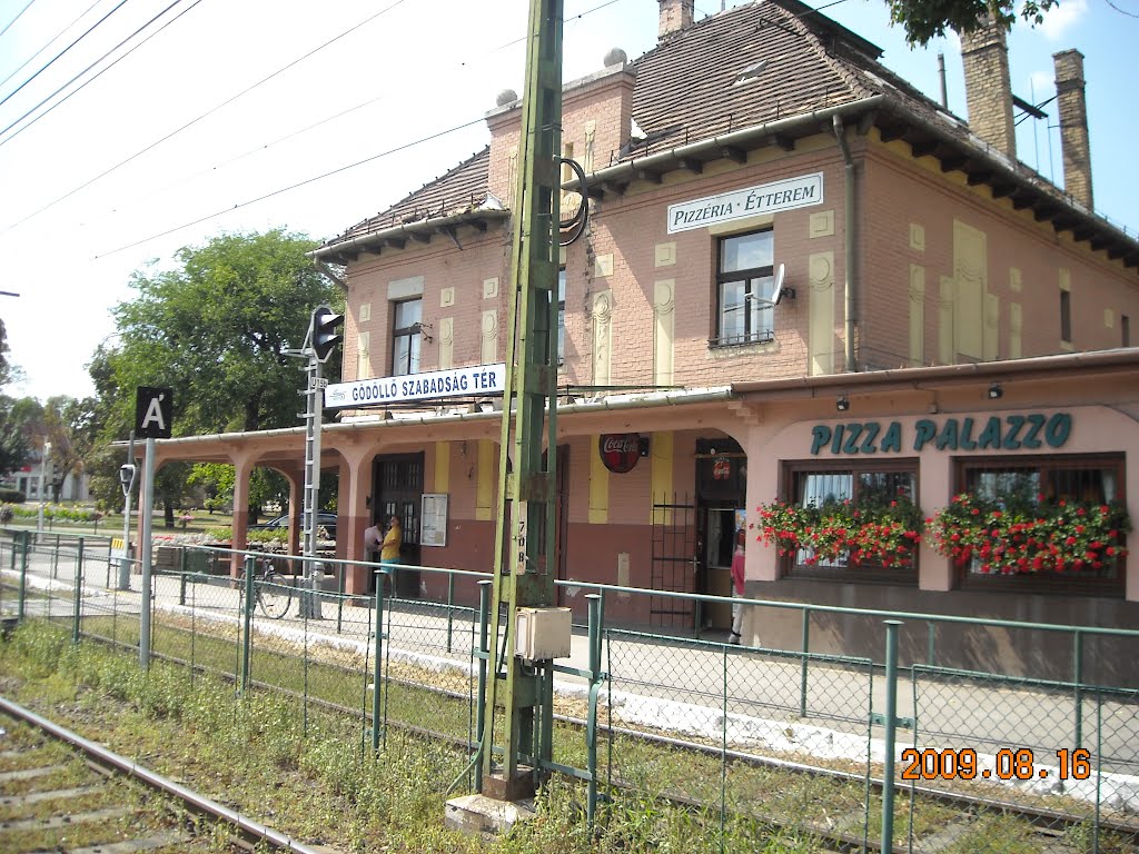 Gödöllő, Hungary by gilera dna