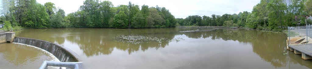 Evans Pond Panorama, Cooper River by hoganphoto