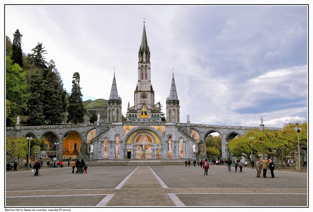 Basilica Notre Dame de Lourdes, Lourdes (Francia) by Eugenio Perez