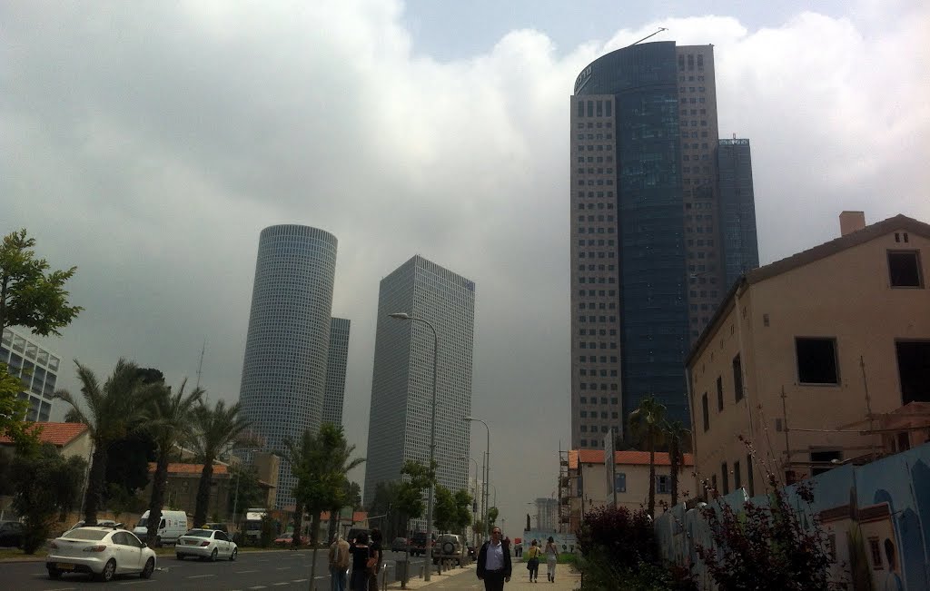 Tel Aviv-Yafo, Israel by ‫לי?ורה ספיר‬‎