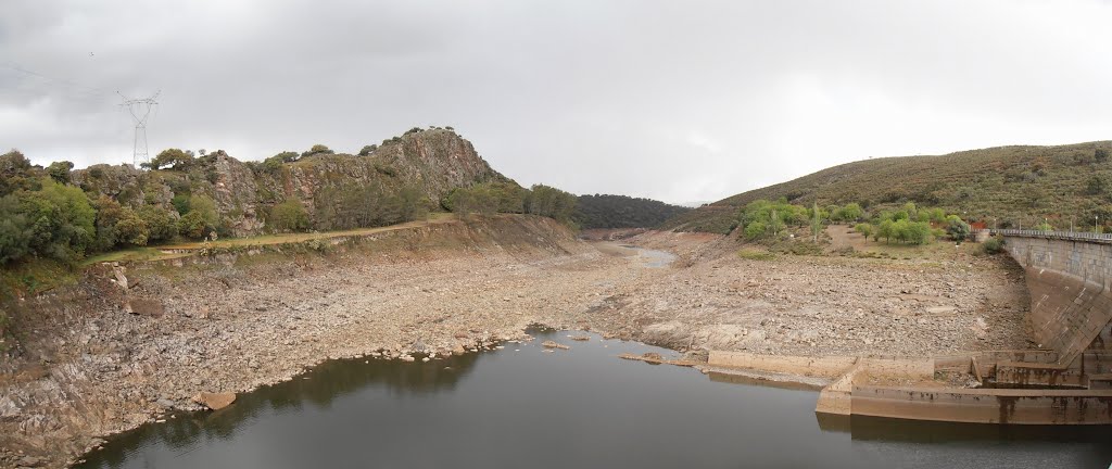 Mirador de la Tajadilla desde el embalse by Elcorty