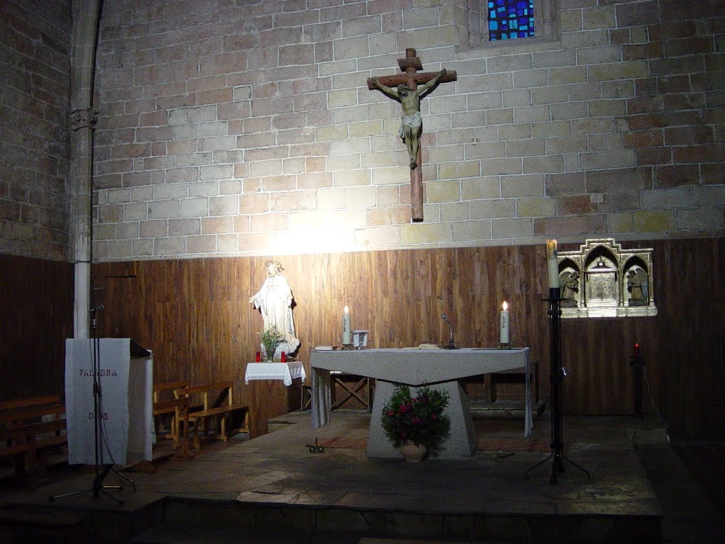 Iglesia de Fabara. Cruz frontal, atardecer opaco by jose gf