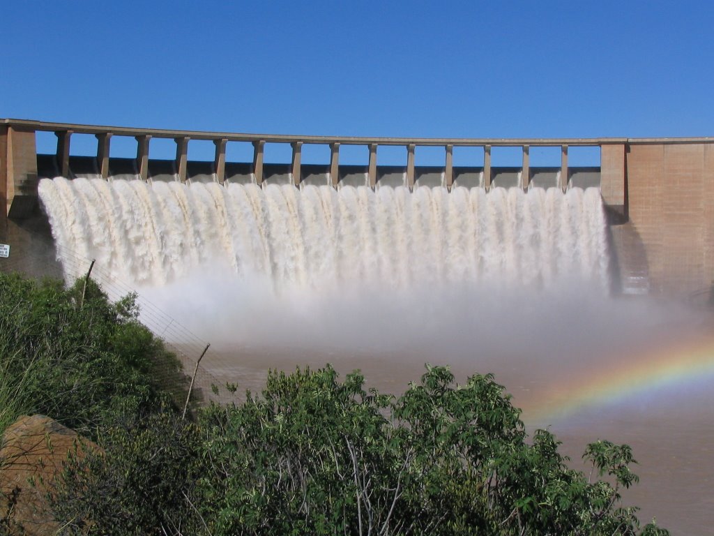 Gariep Dam - March 2006 by Charl Gerber