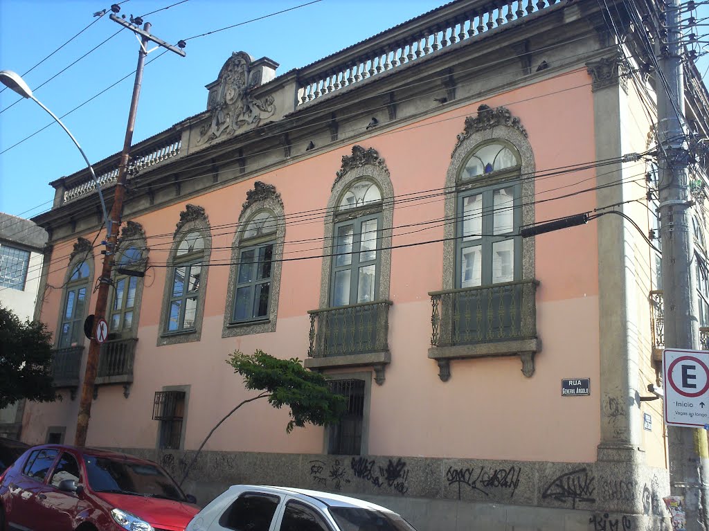 Neoclassical old house - Casarão neoclássico by Ivo Korytowski