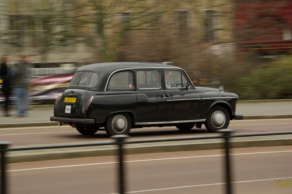 London taxi by László Márton Valyuc…