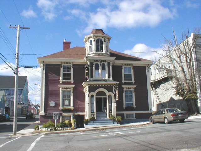 Lunenburg Architecture, displaying the "Lunenburg Bump" by RanMan