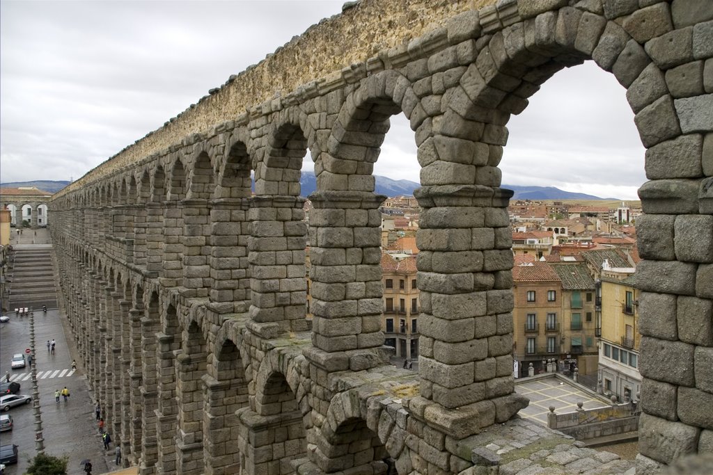 Segovia, the aquaduct by Frits Visser