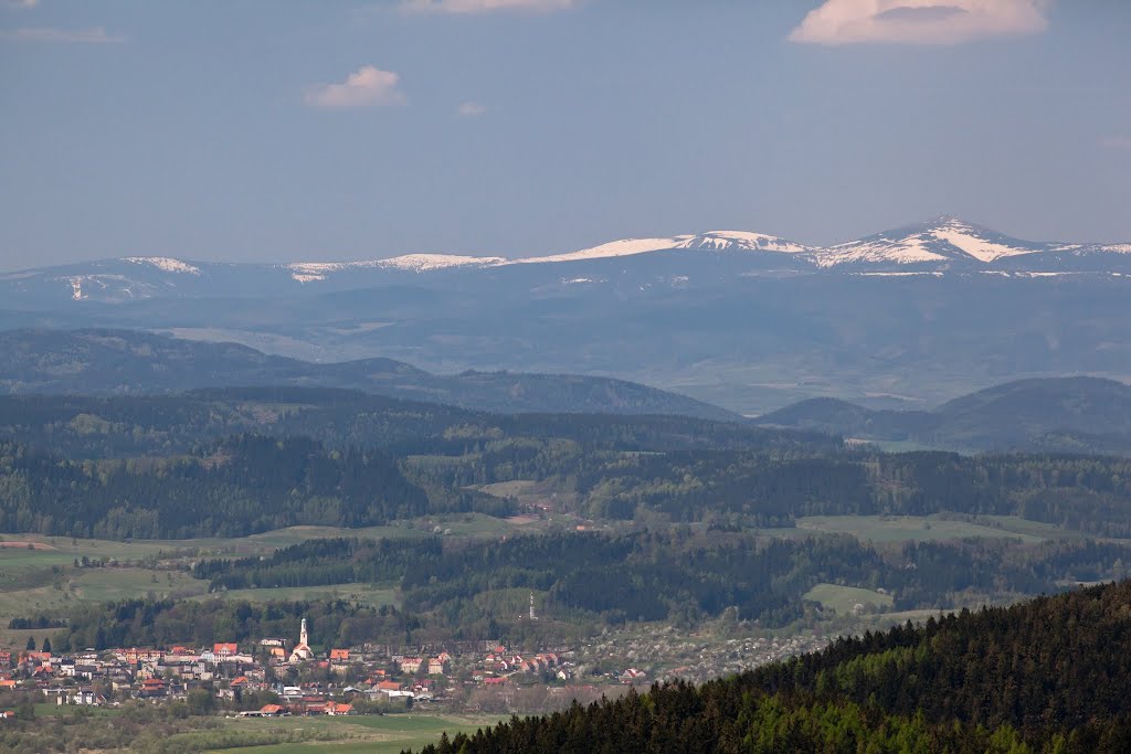 Widok z Ruprechtickego Spicaka na Mieroszów i Karkonosze by cacuskrupka