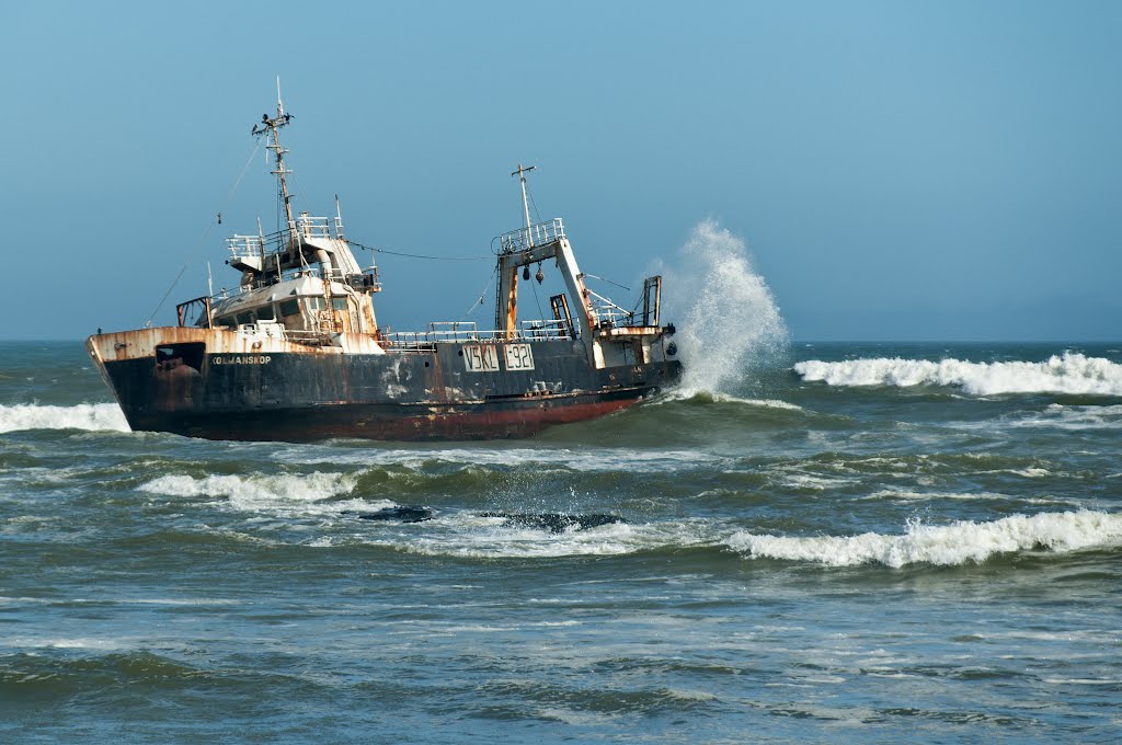 Wreck of the Koljanskop; Swakopmund, Skeleton Coast, Erongo District by Jan van Oosthuizen (…