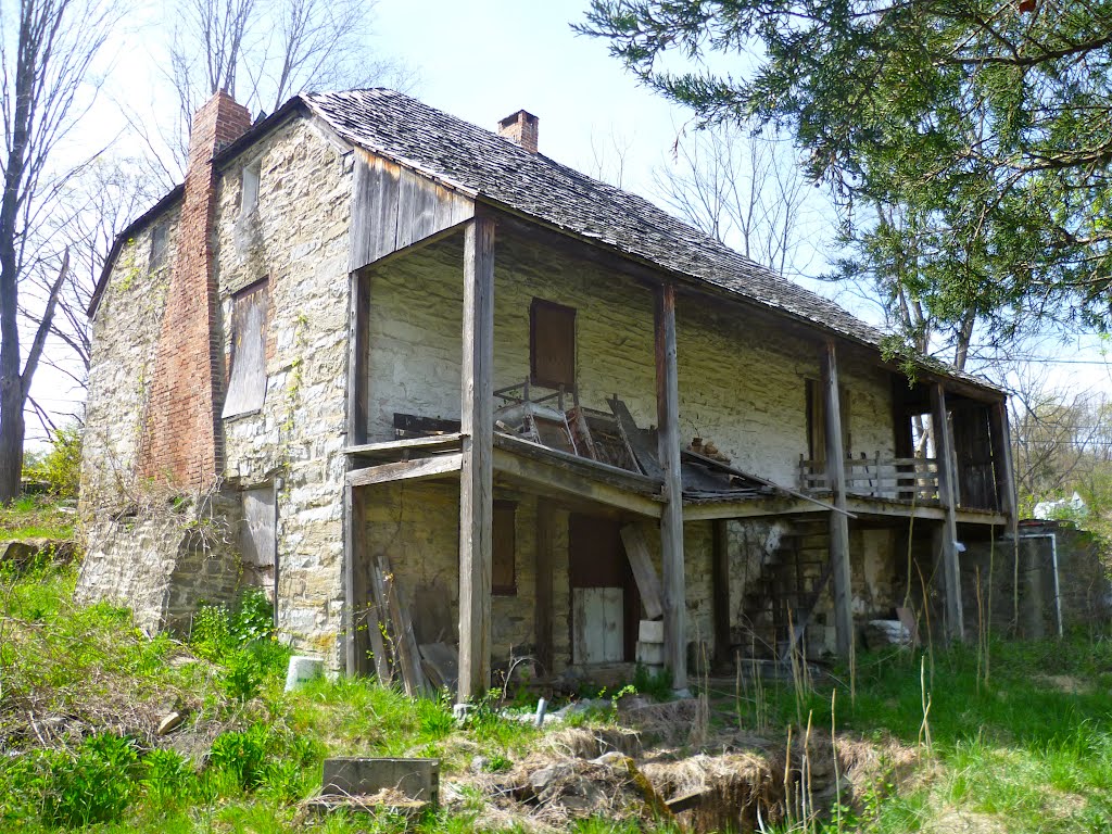 Banked house ruin, 18c. stone vernacular by Mark Yallum