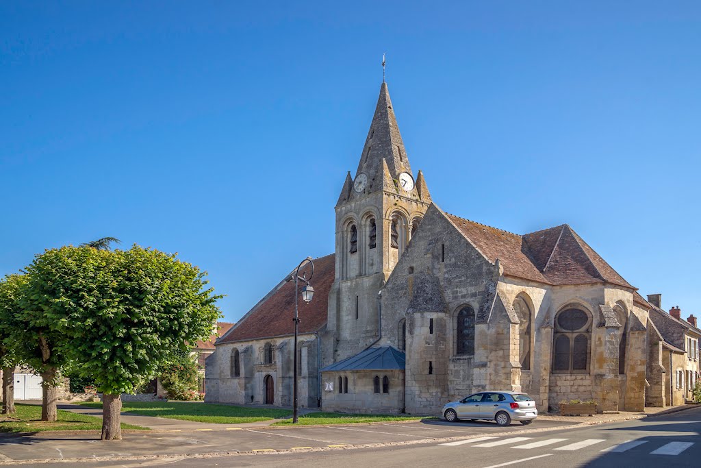 L'église St Médard de Villers Saint Frambourg by Berpiet