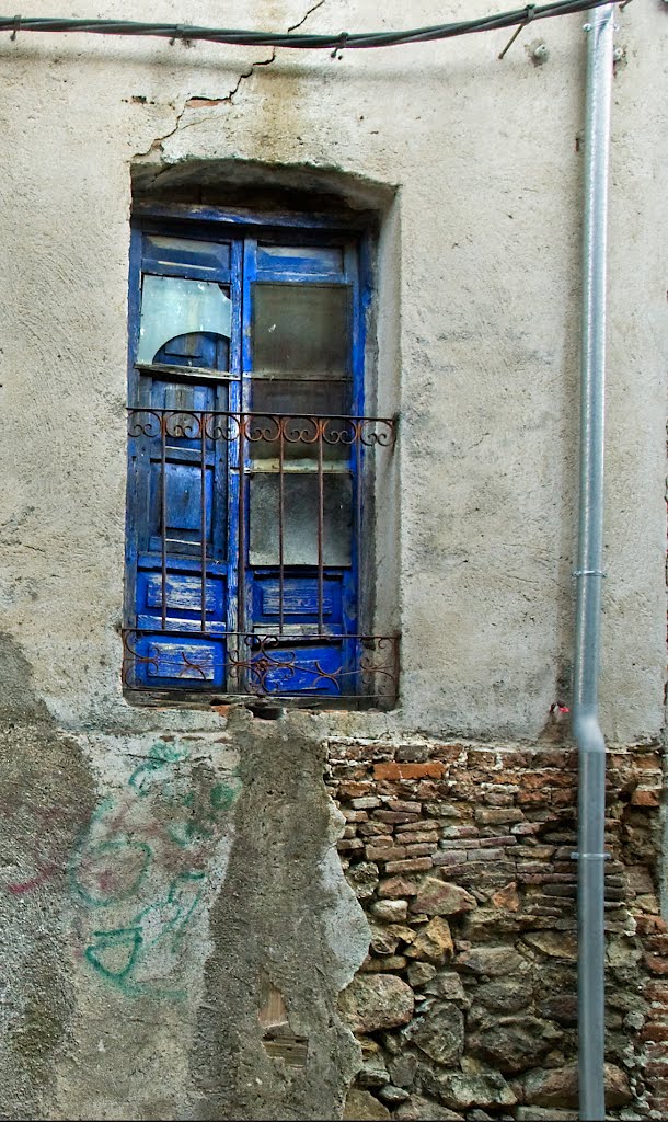 Ventana - Casa de las Gaseosas - Cuevas del Valle (Avila) by Jozator