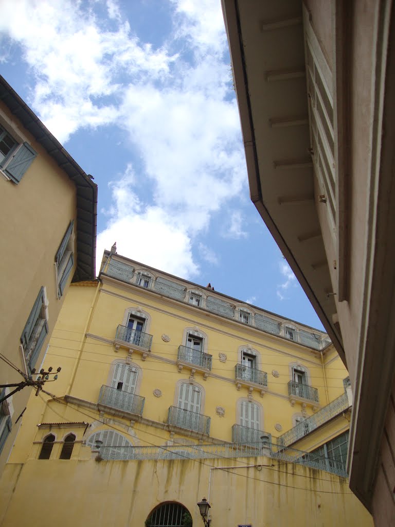 Grasse - Il cielo sul centro storico by Redoleander83