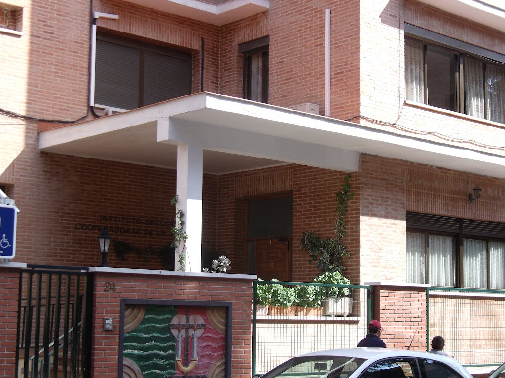 Capilla de las Cooperadoras de la Familia (C/ Villaviciosa, Madrid) by Marcos Prieto García