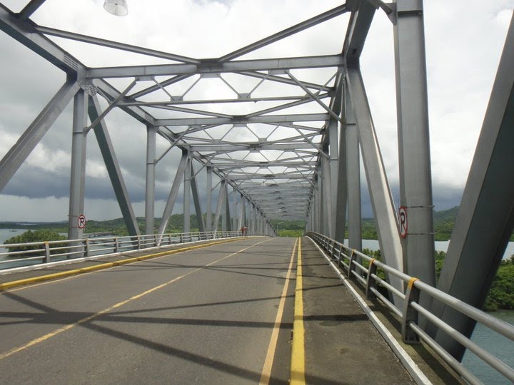 Pan-Philippine Hwy, Santa Rita, Leyte, Philippines by engkanto