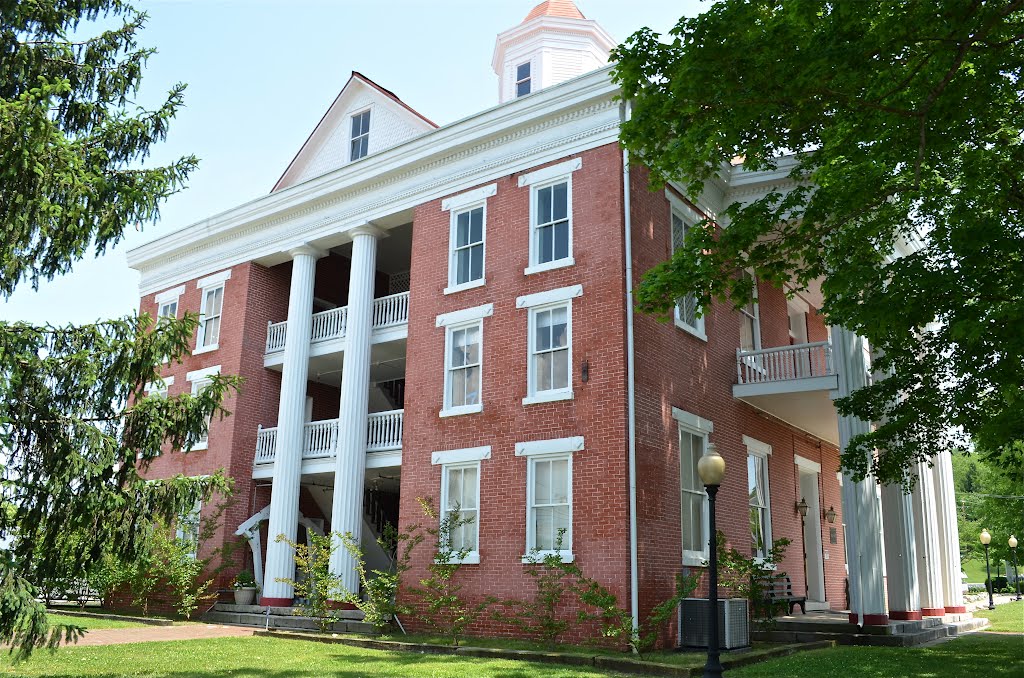 Old Roane County Courthouse, Kingston, Tennessee by Buddy Rogers