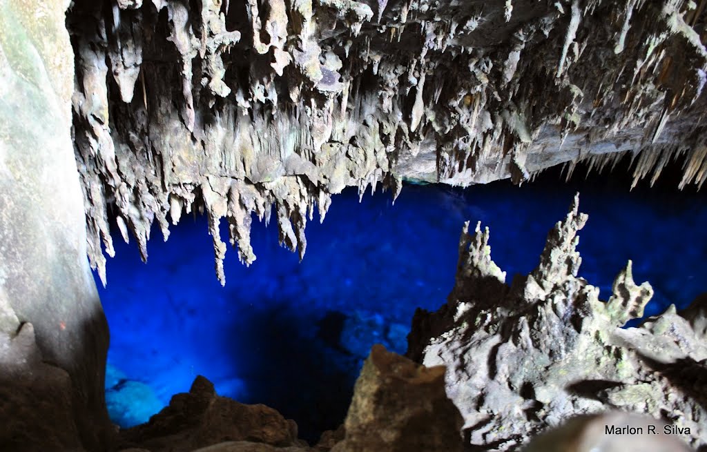 O ângulo conhecido - Gruta Azul by Marlon R. Silva