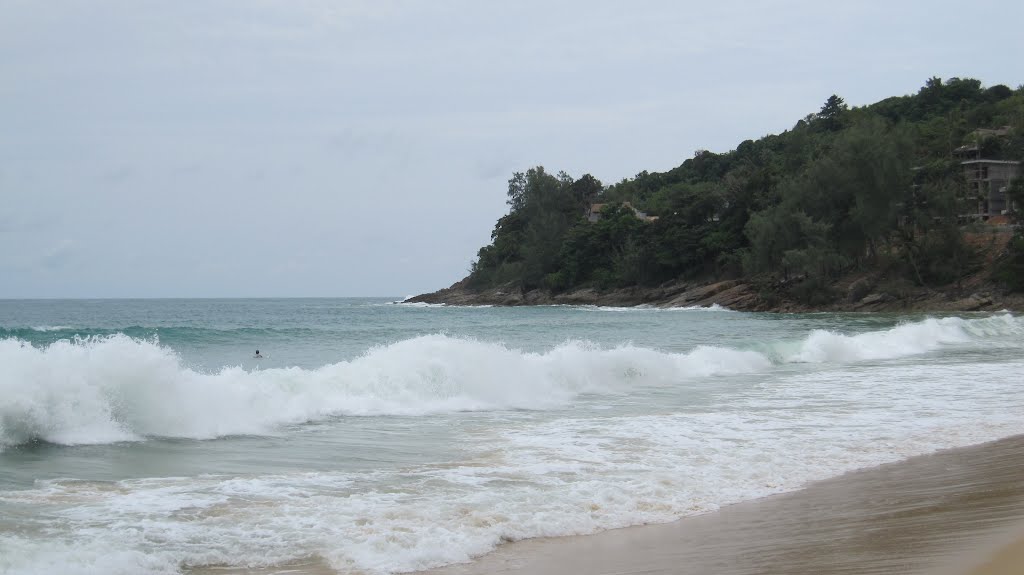 Phuket Beach by Pierre L