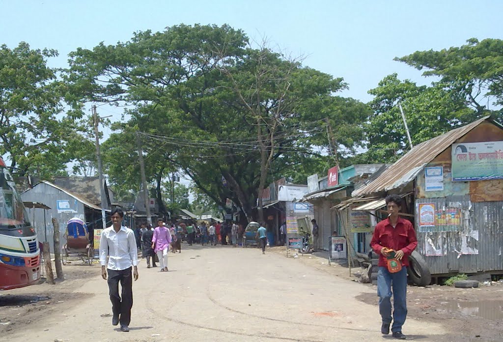 Approach to north terminal at Mawa Ferry Ghat by Shameem Bakhshi