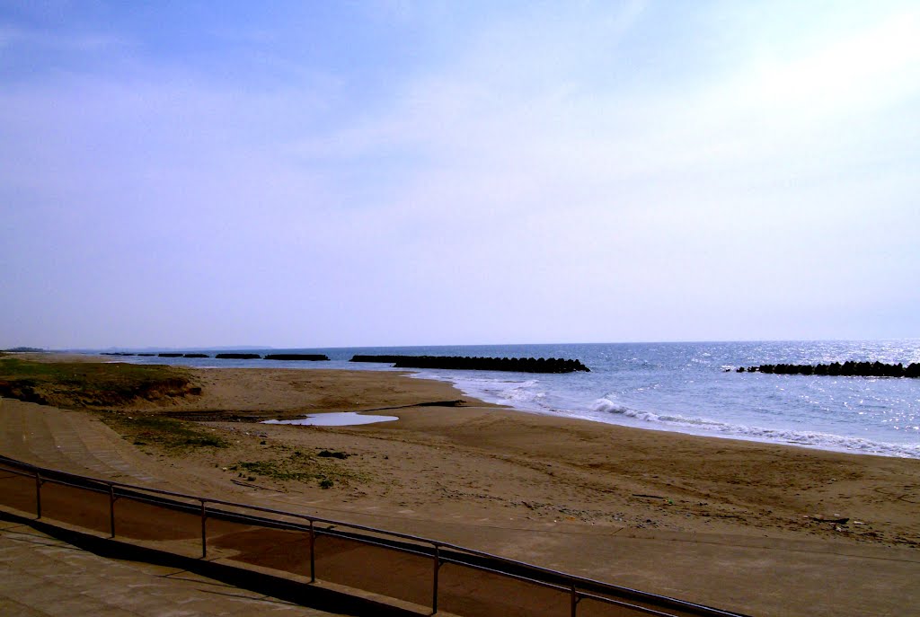 Beach:Kagamaiko-kaigan,Early summer　初夏加賀舞子海岸 by paleblue49