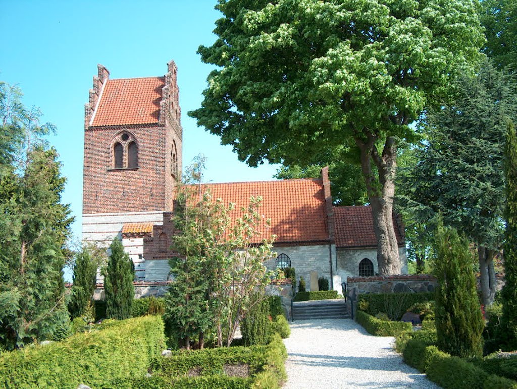 Vallensbæk Kirke by lhoffc